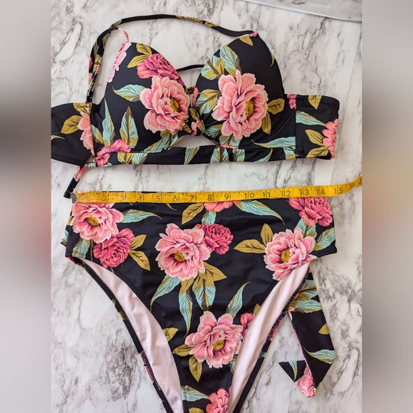 Shade & Shore Bikini Floral Print size medium - Picture 9 of 10